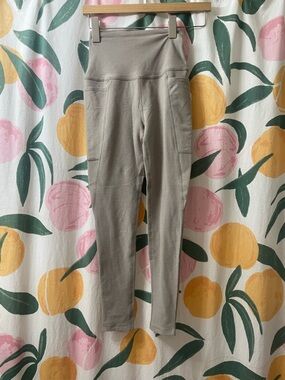 NWT Beyond Yoga leggings in Taupe